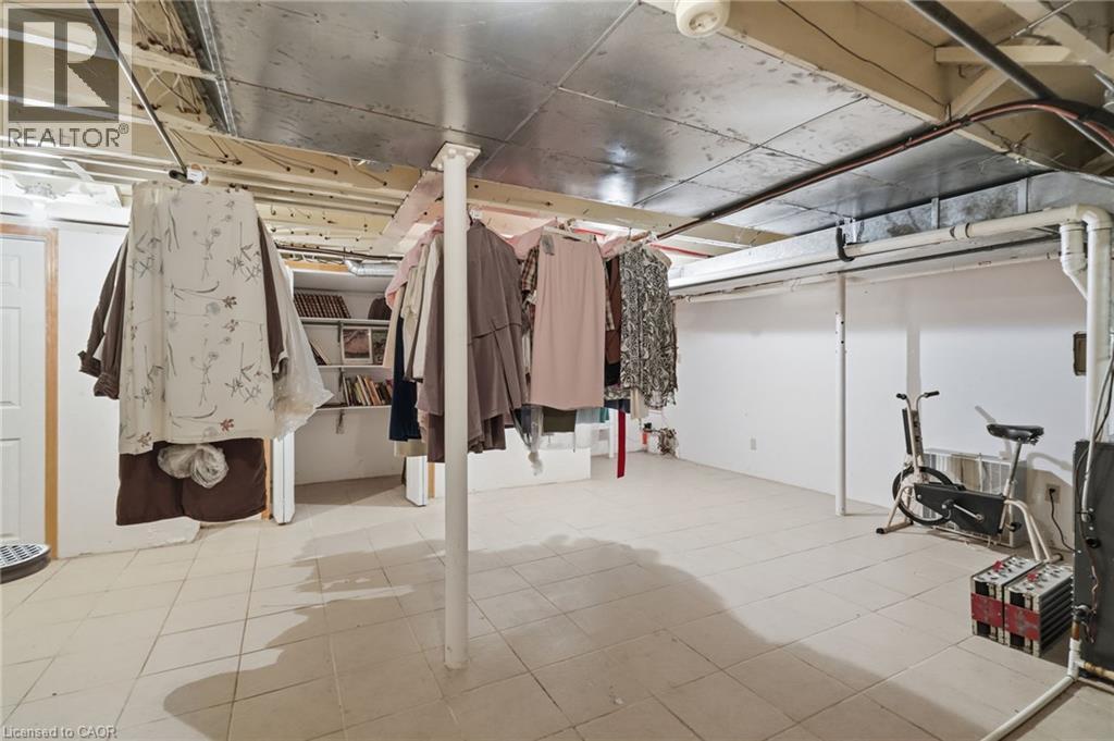 904 MONTGOMERY Drive - 36