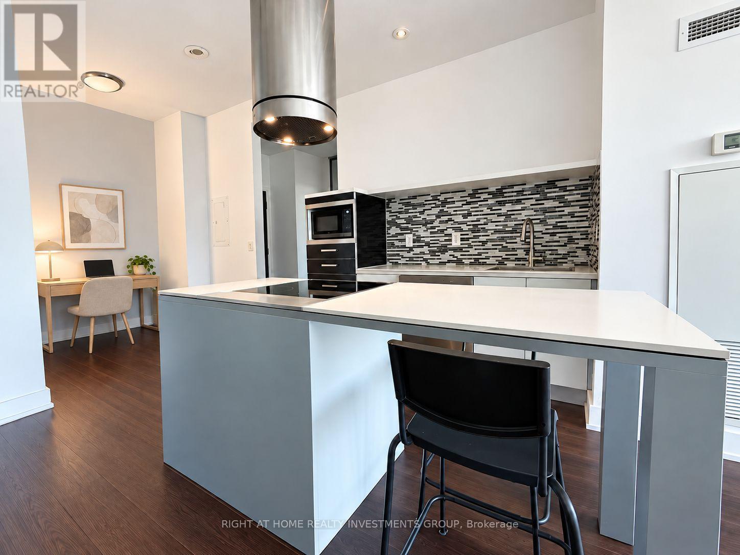 38 Dan Leckie Way — photo 7