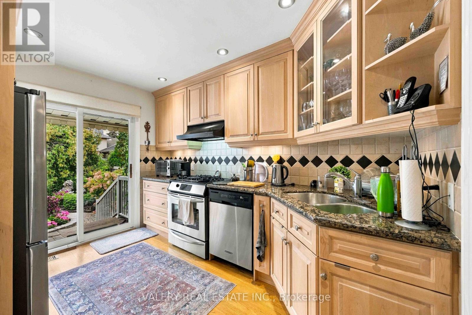 305 Renforth Drive, Toronto, ON photo 12