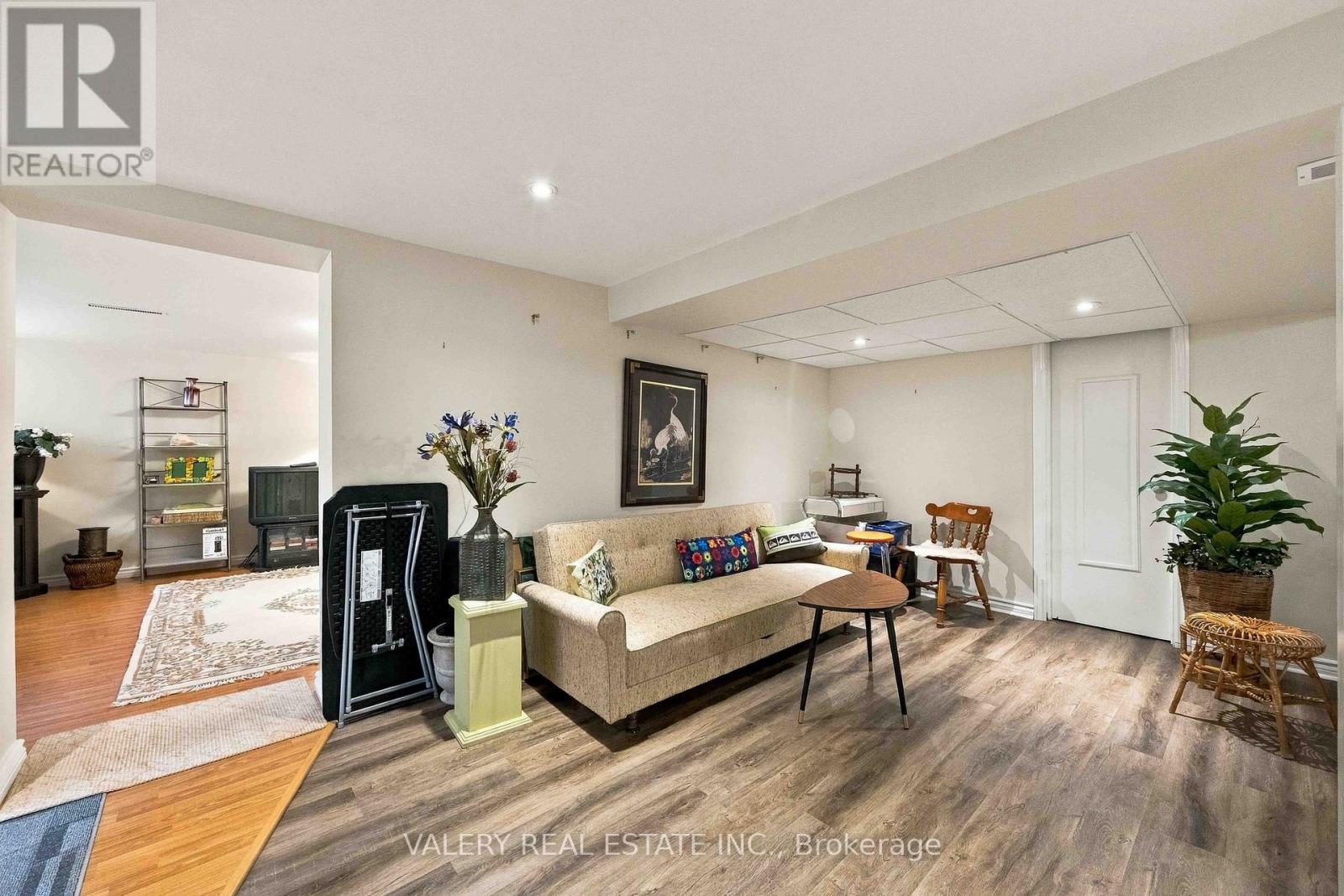 305 Renforth Drive, Toronto, ON photo 20