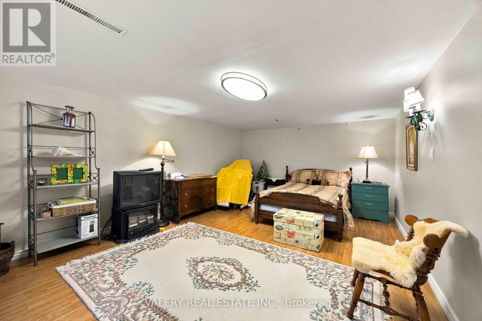 305 Renforth Drive, Toronto, ON photo 22