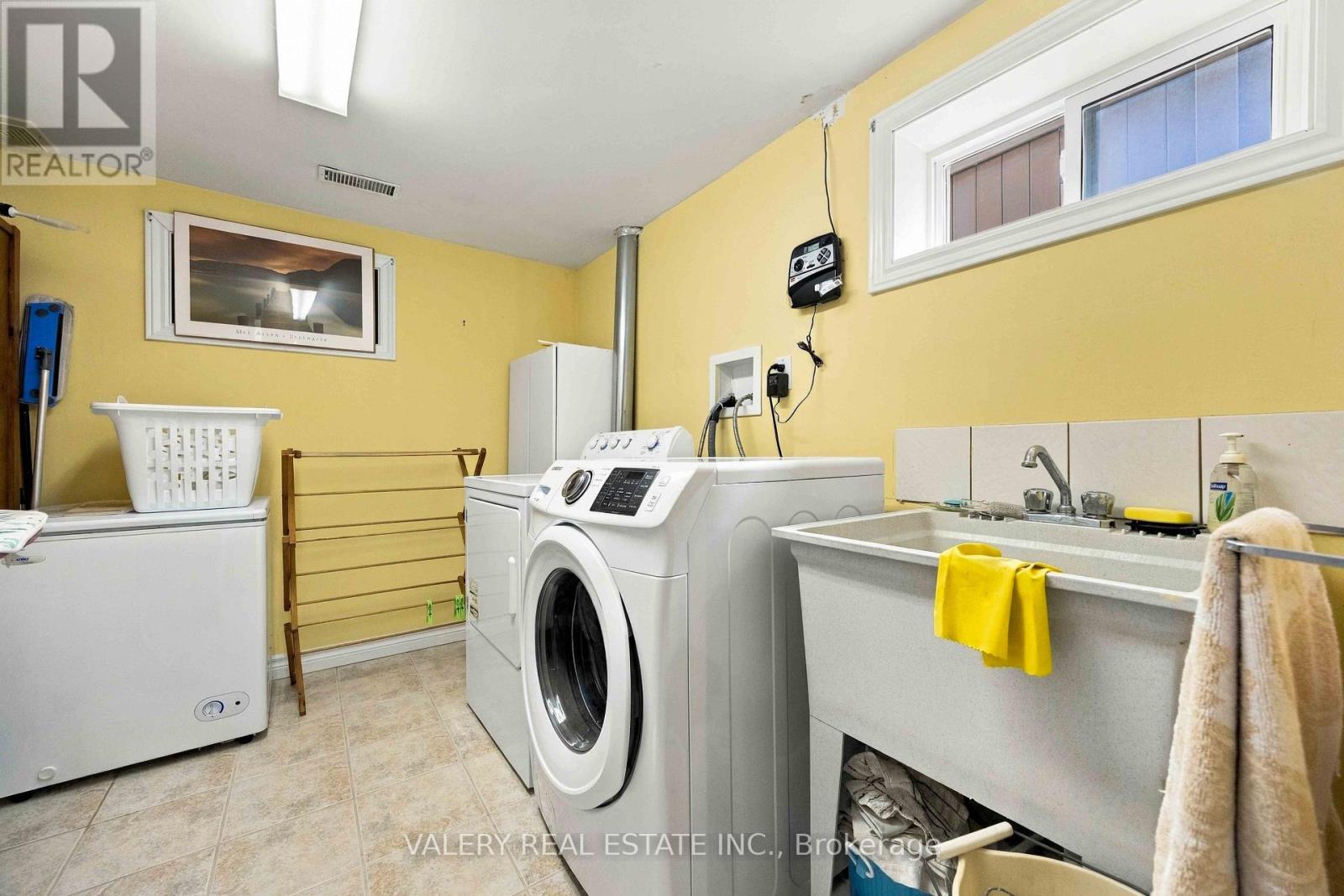 305 Renforth Drive, Toronto, ON photo 23