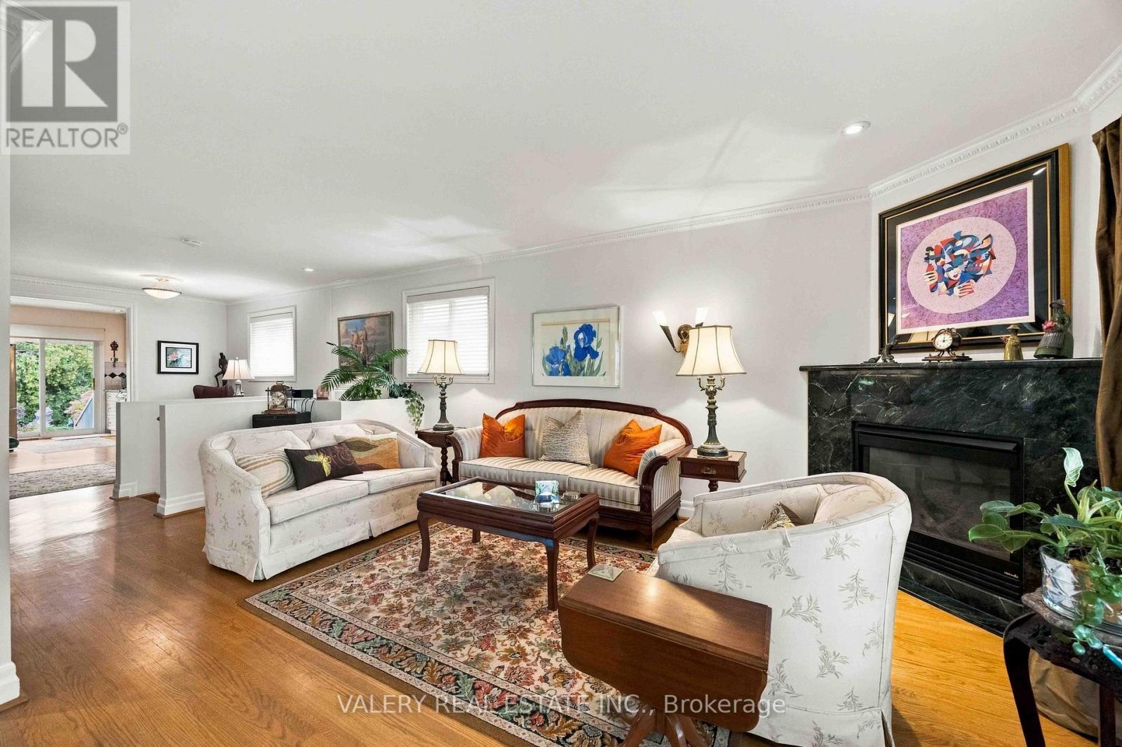 305 Renforth Drive, Toronto, ON photo 9