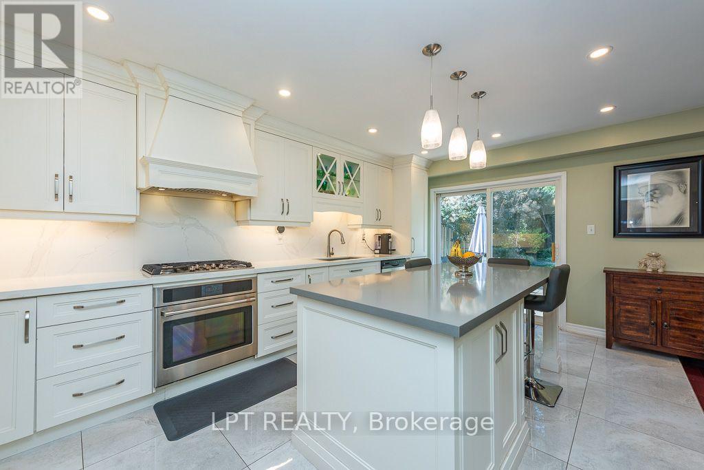 16 OAK GARDENS COURT - 17