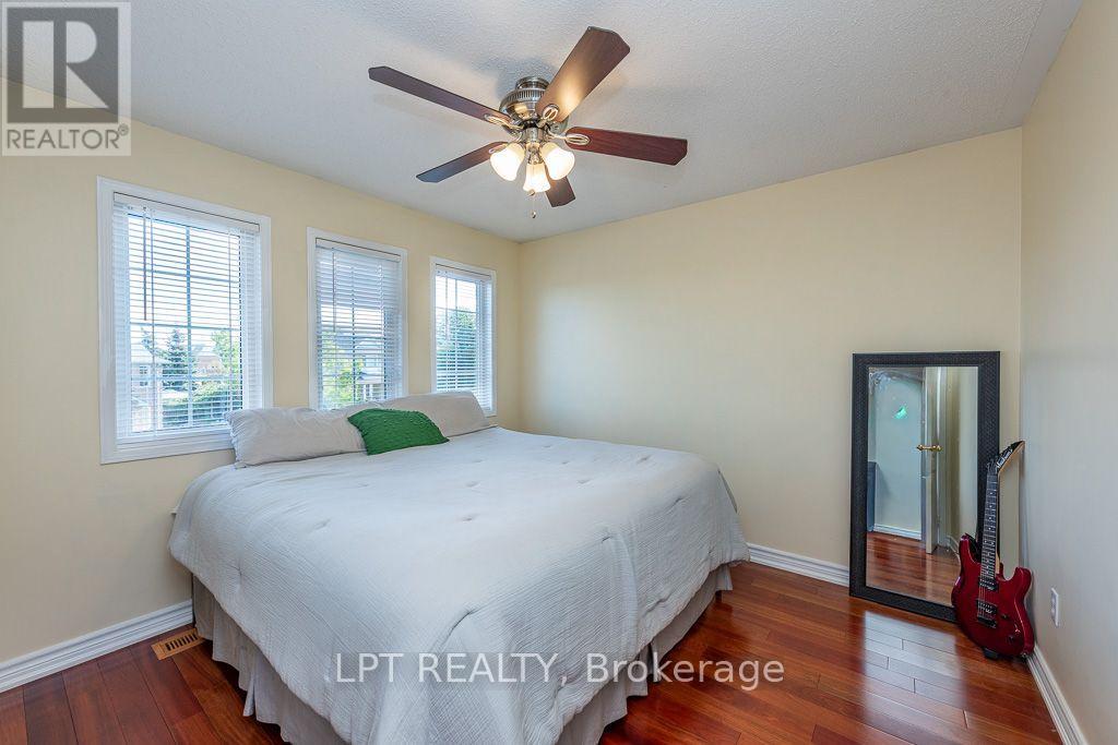 16 OAK GARDENS Court, Brampton, ON photo 21