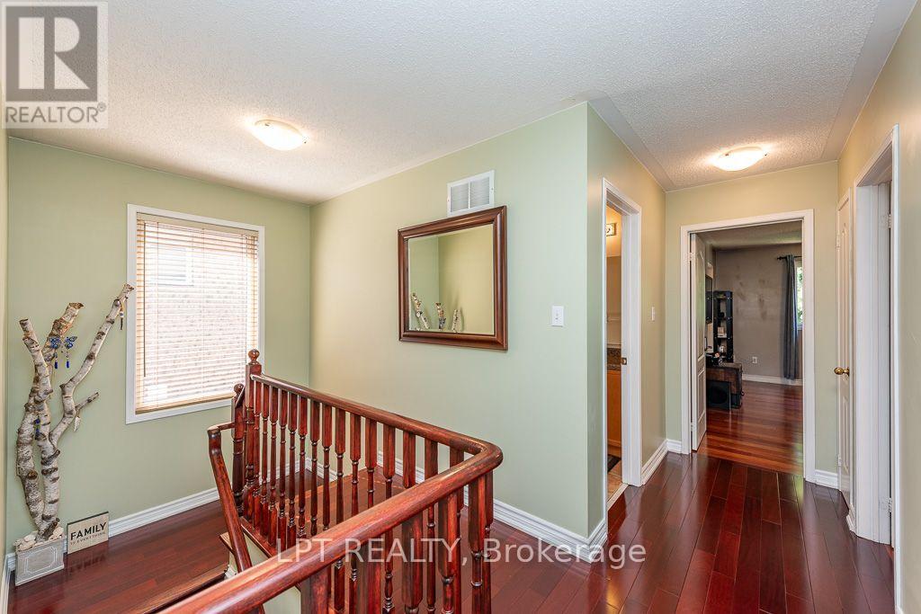 16 OAK GARDENS COURT - 23