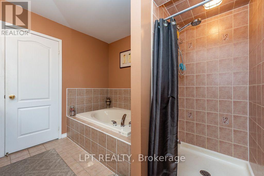 16 OAK GARDENS Court, Brampton, ON photo 31