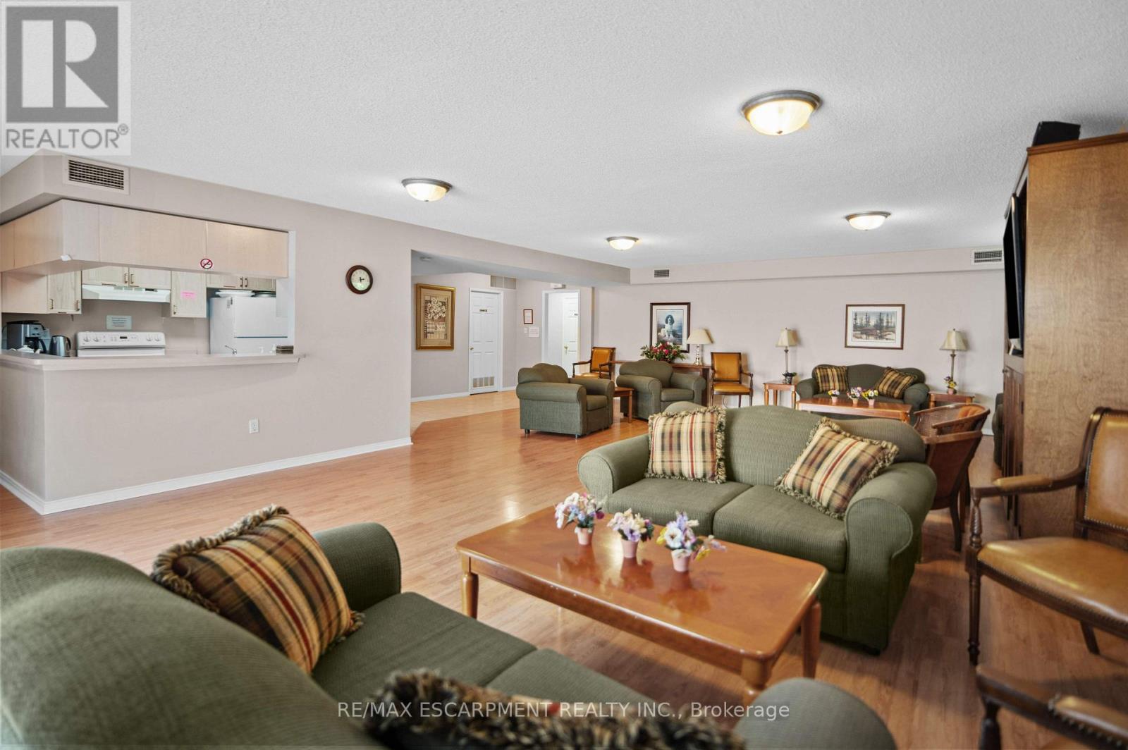 B404- 216 Plains Road West, Burlington, ON photo 28