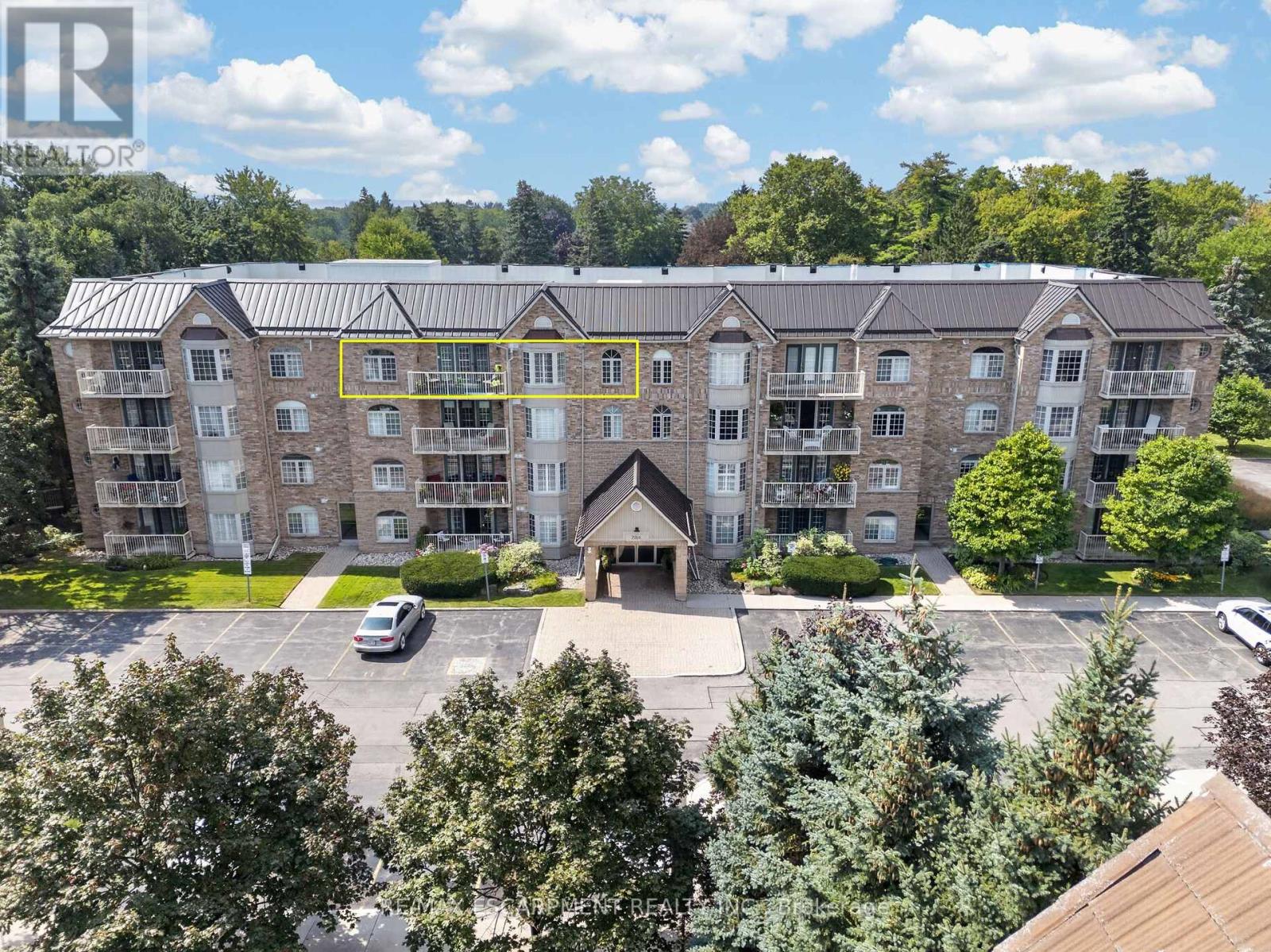 B404- 216 Plains Road West, Burlington, ON photo 3