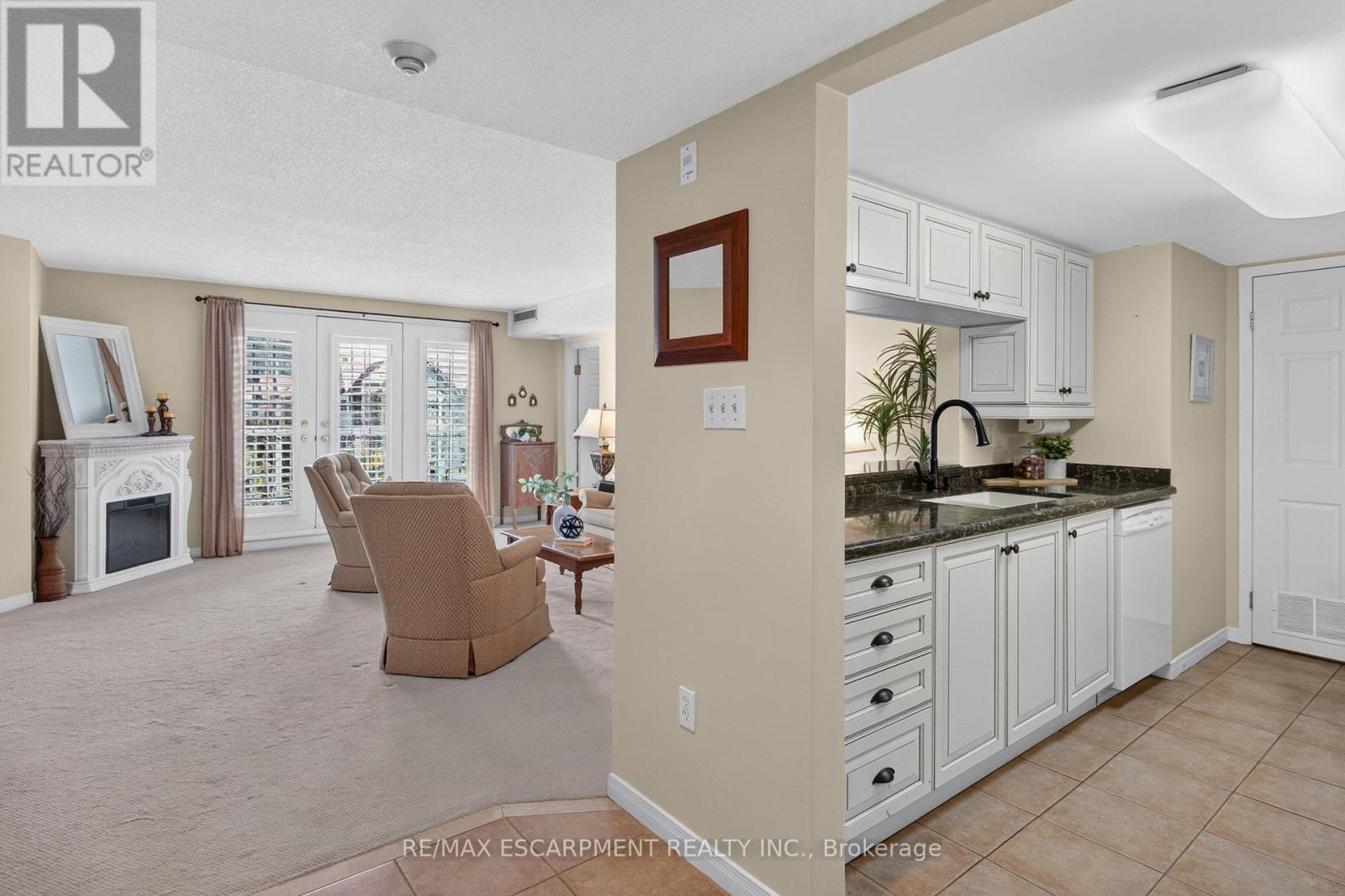 B404- 216 Plains Road West, Burlington, ON photo 7