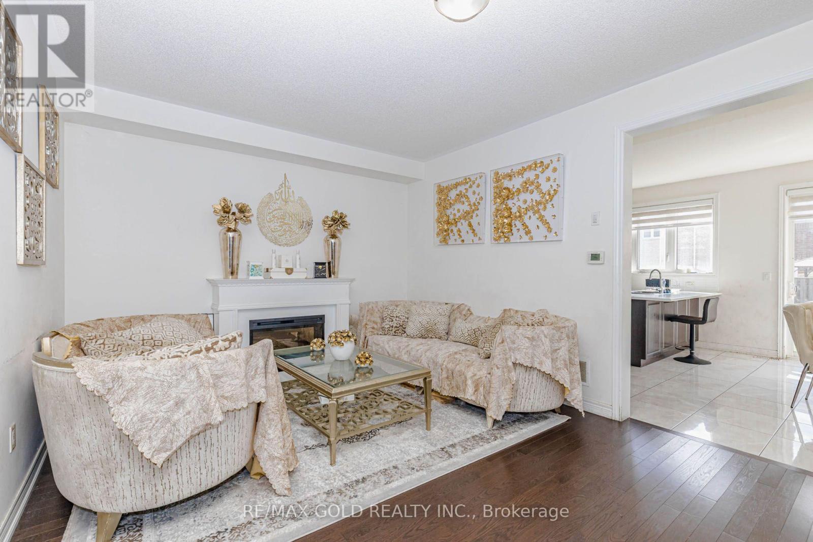 84 PALLESCHI DRIVE - 11