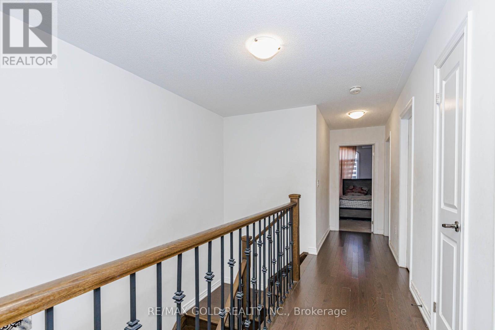 84 PALLESCHI DRIVE - 36