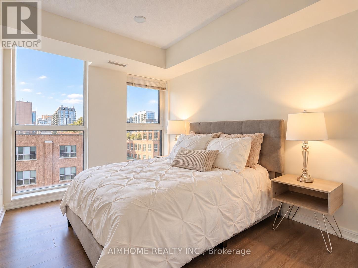 400 Adelaide Street East — photo 16