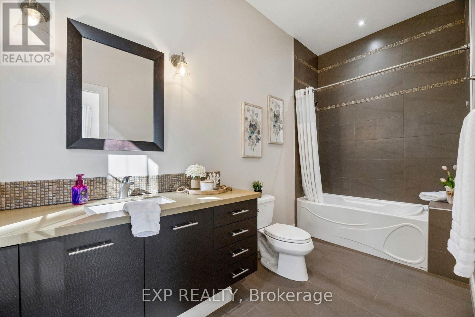 16 WESTLAKE STREET - Image 33