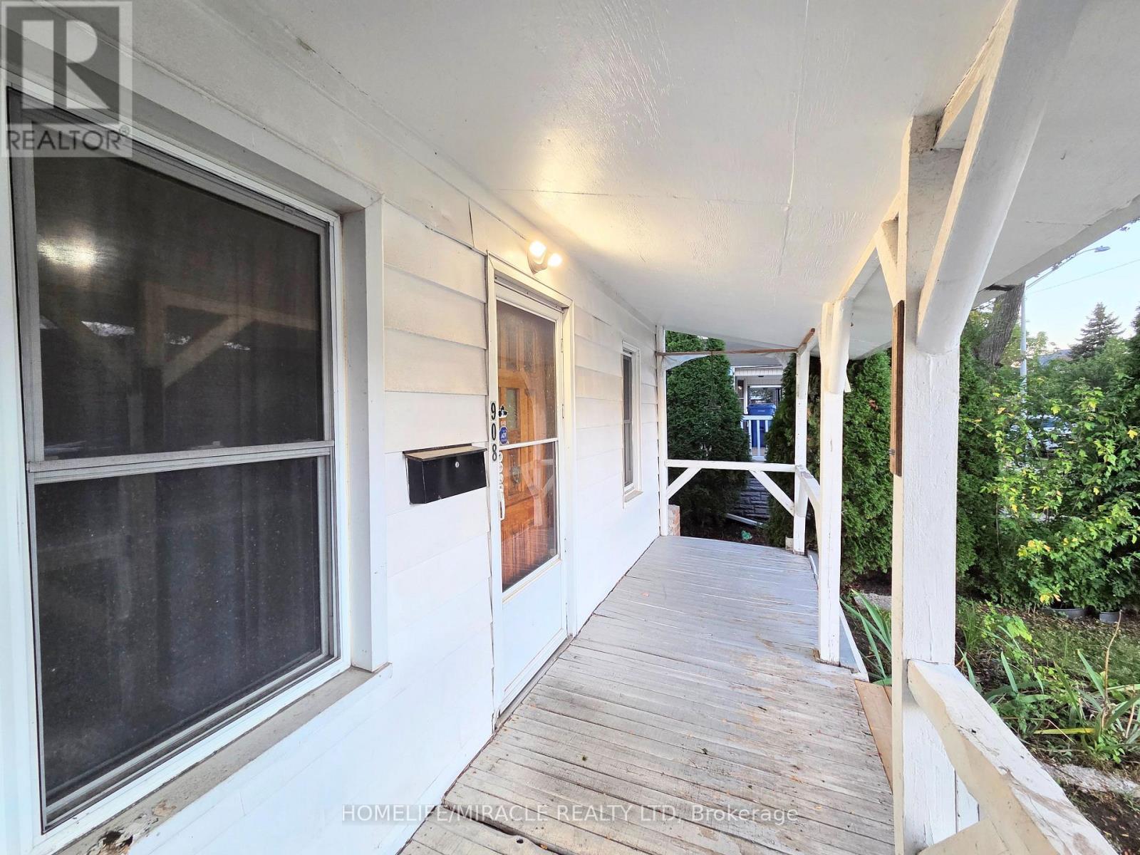 908 Windsor Avenue, Windsor, ON photo 3