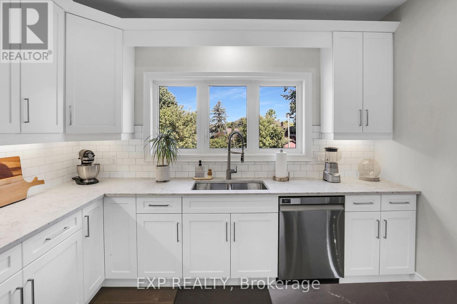 3608 CAROLINIA COURT - 17