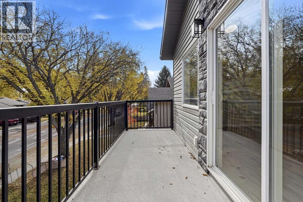 Listing photo – 5240 51 Street, Lacombe