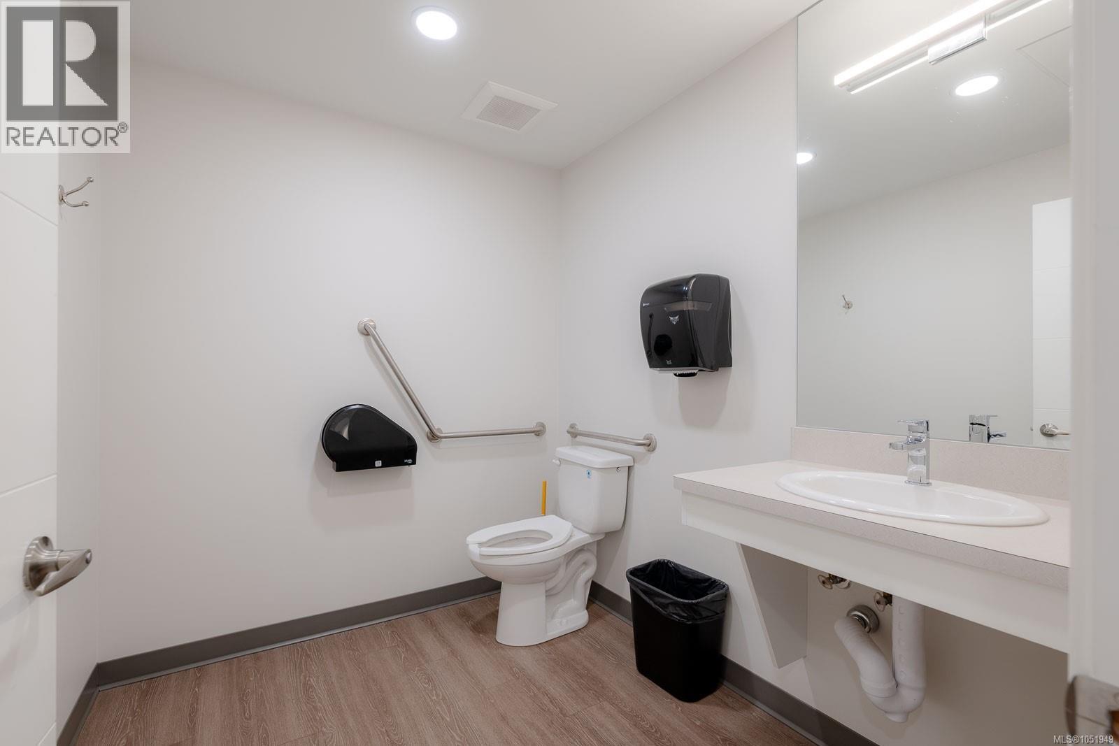 1A 5140 Metral Dr, Nanaimo - Image 1