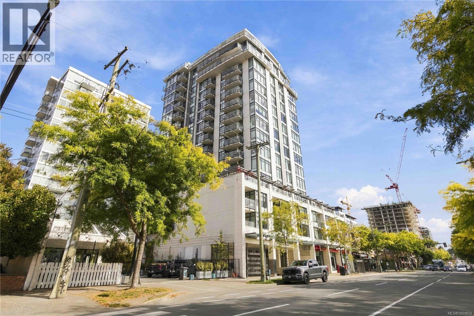 #204 960 YATES St - 1