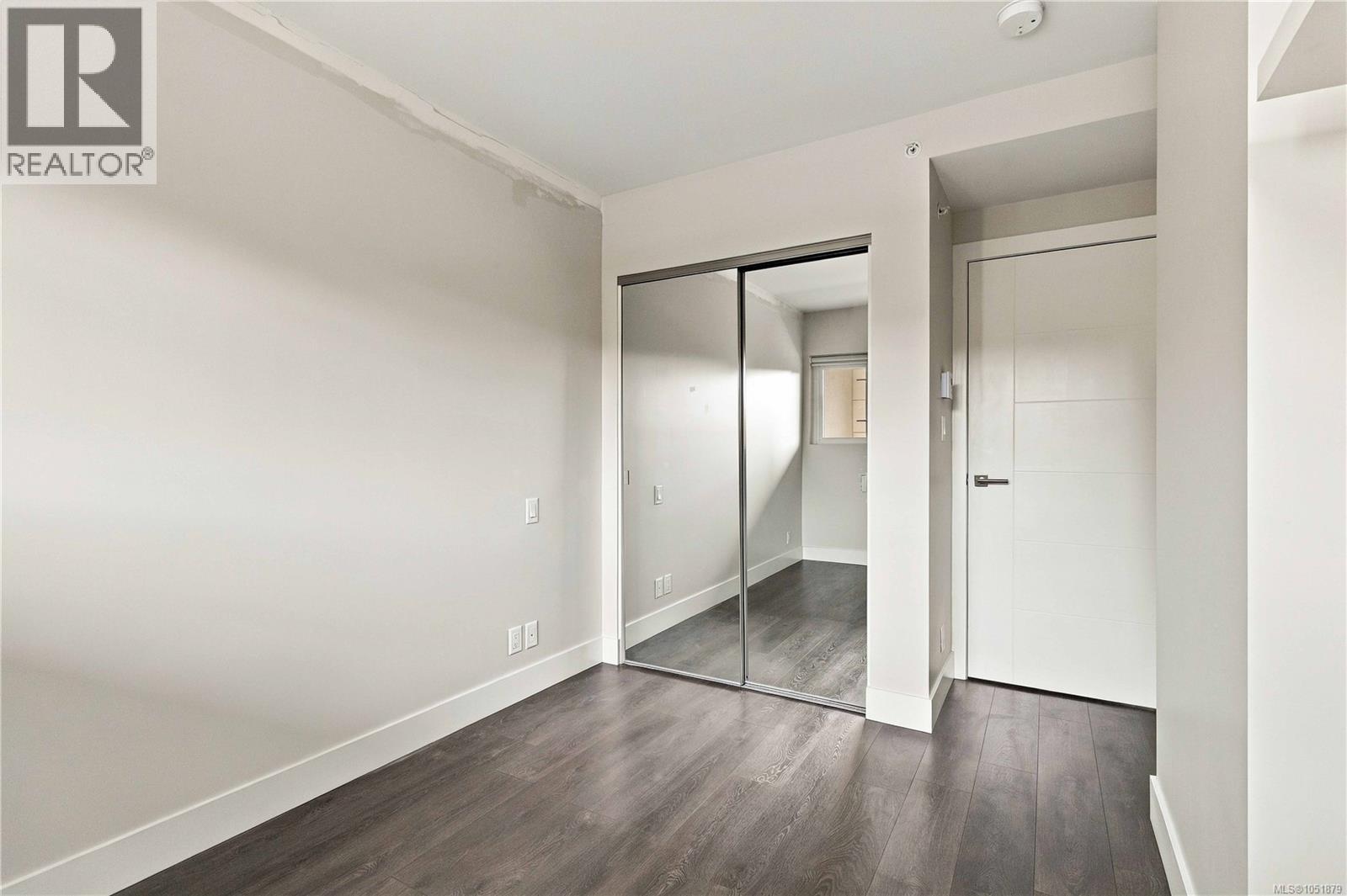 #204 960 YATES St - 20