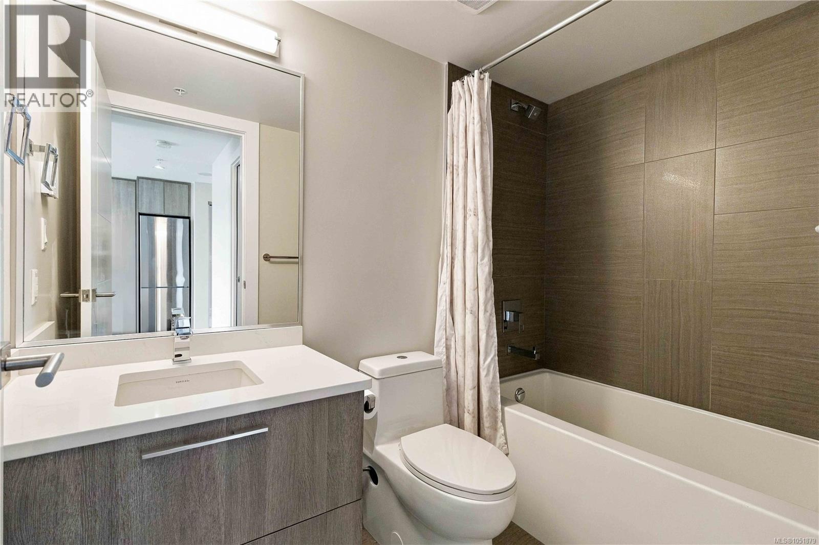 #204 960 YATES St - 23