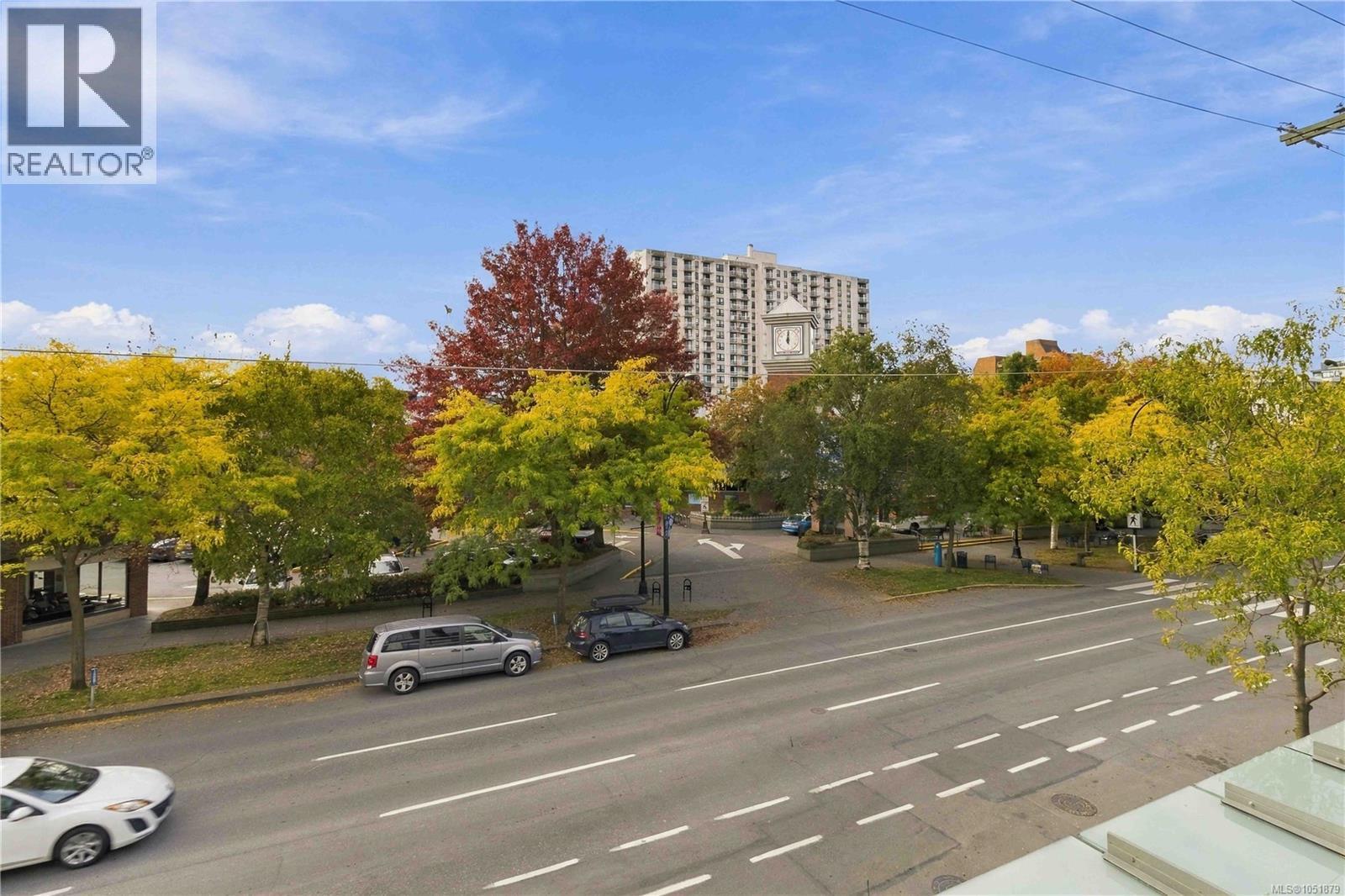 #204 960 YATES St - 29