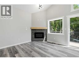 Foyer - 5240 & 5242 51 Street, Lacombe, AB T4L1H7 Photo 15