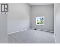 Living room - 5240 & 5242 51 Street, Lacombe, AB T4L1H7 Photo 23