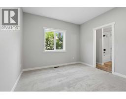 4pc Bathroom - 5240 & 5242 51 Street, Lacombe, AB T4L1H7 Photo 7