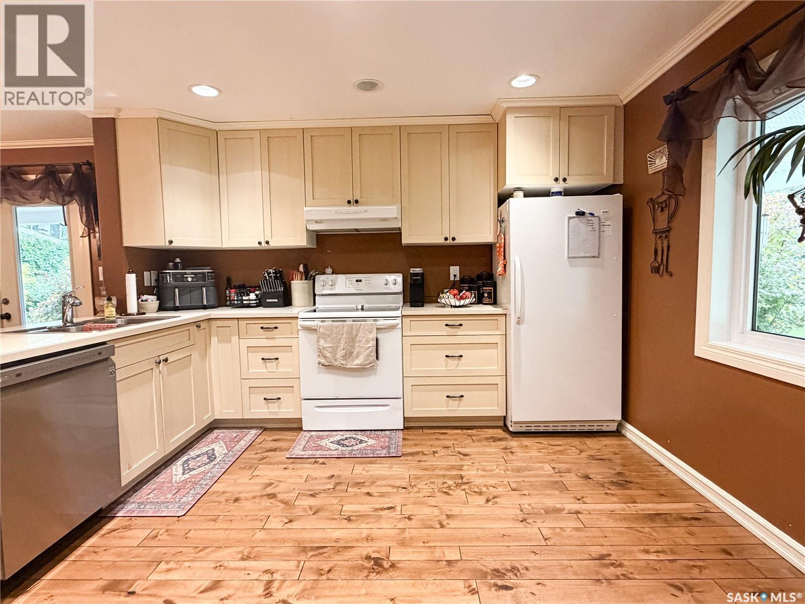 101 2nd AVENUE S - 11