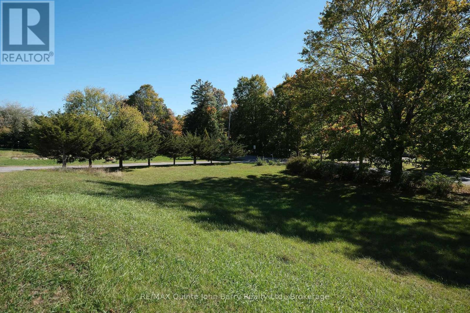190 DOWNS ROAD - 32