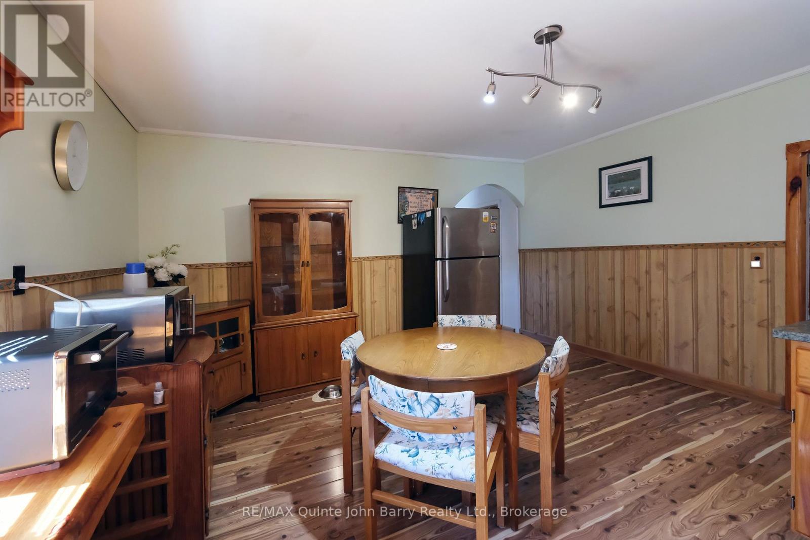 190 DOWNS ROAD - 6