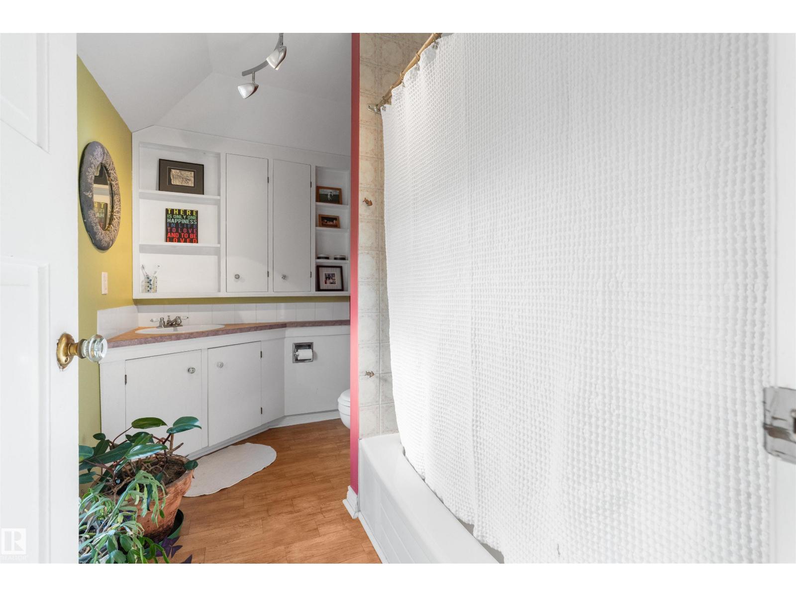 11514 93 ST NW - 27