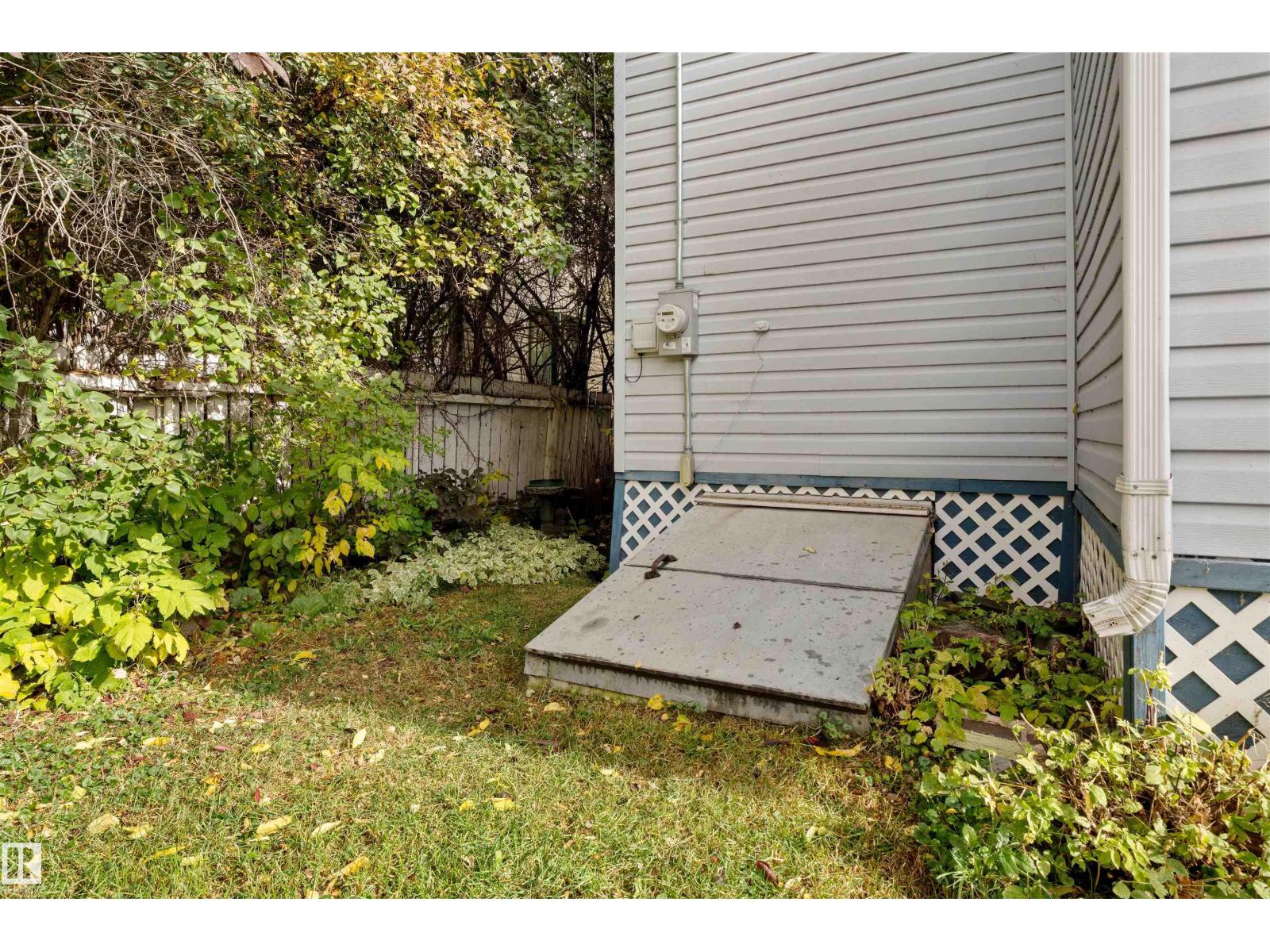11514 93 ST NW - 35