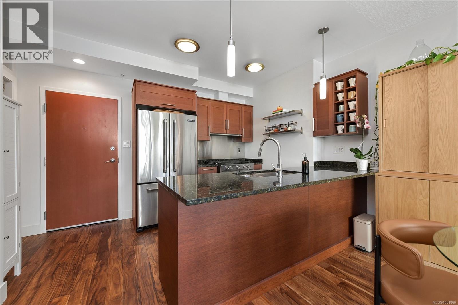 #N305 737 Humboldt St - Image 9
