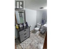 3708 Lakeview Avenue, Regina, SK S4S1H5 Photo 17