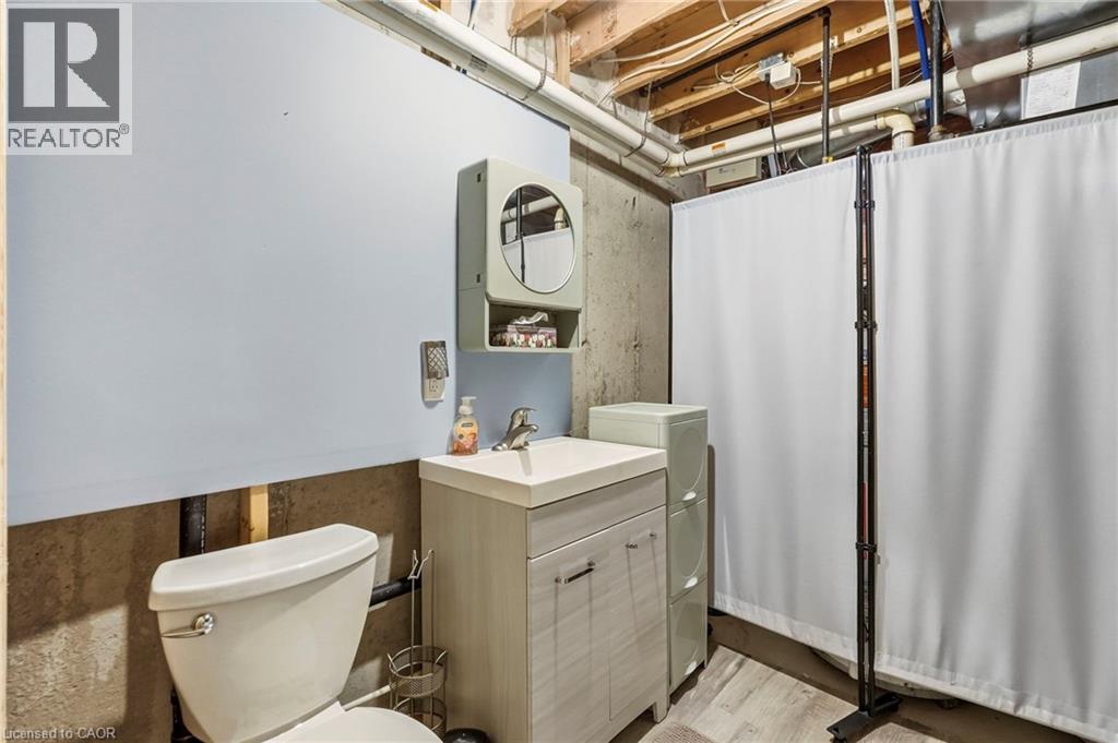 1076 Ryckman Common — photo 35