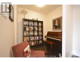 302 - 245 Kent Street, Ottawa, ON K2P0A5 Photo 13