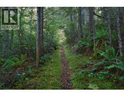 4713 Hotel Lake Crescent, Garden Bay, BC V0N1S1 Photo 33