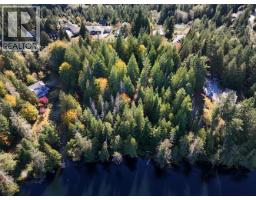 4713 Hotel Lake Crescent, Garden Bay, BC V0N1S1 Photo 6