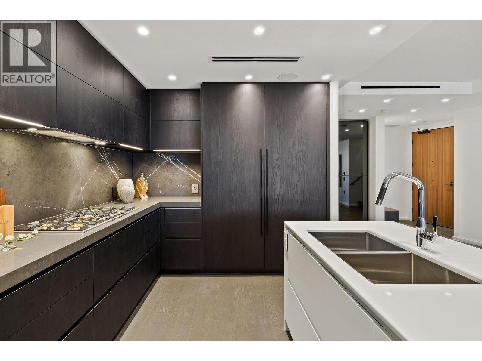101 1601 QUEBEC STREET, Vancouver - Image 1