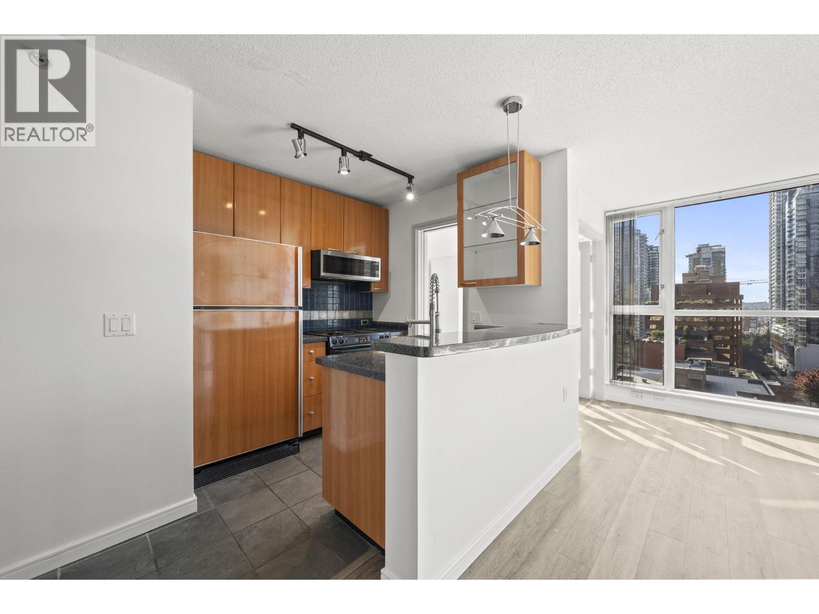 1807 1068 HORNBY STREET, Vancouver - Image 1