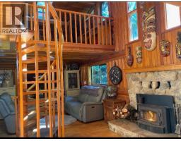 604 Waugh Road, Mayne Island, BC V0N2J1 Photo 8