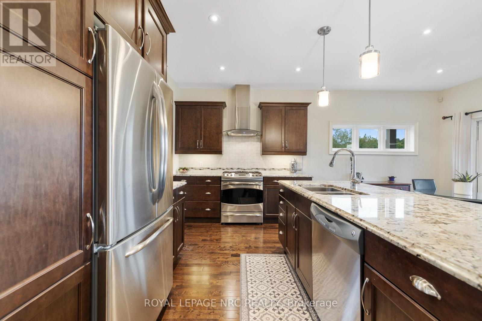 295 Creekside Drive — photo 22