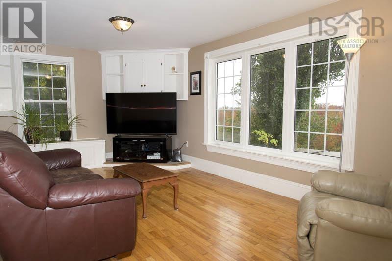 Property 21 of 44 of 175 East Torbrook Road