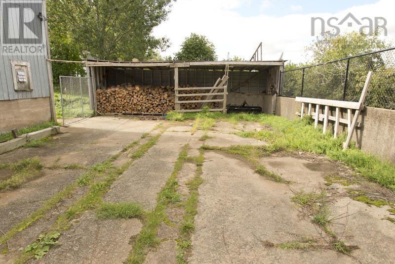 Property 44 of 44 of 175 East Torbrook Road