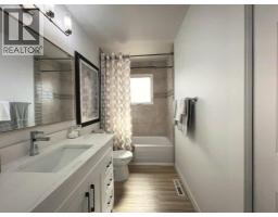 2231 20 Avenue Se, Medicine Hat, AB T1A3Y8 Photo 12