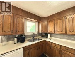Living room - 2231 20 Avenue Se, Medicine Hat, AB T1A3Y8 Photo 6