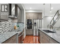 2207 32 Avenue SW - photo 9