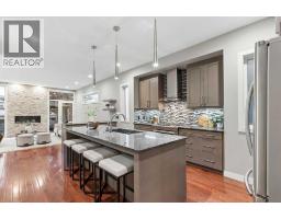 2207 32 Avenue SW - photo 6